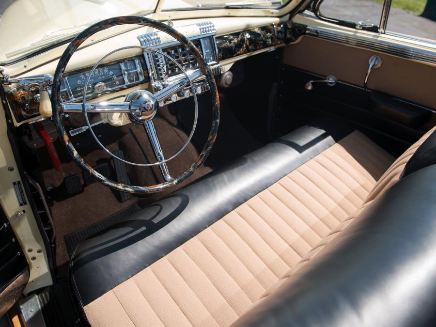 Интерьер Chrysler Town & Country Convertible 1948 года  (фото 46 из 53)